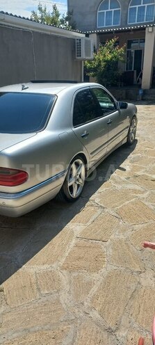 Mercedes E 280 4MATIC-7