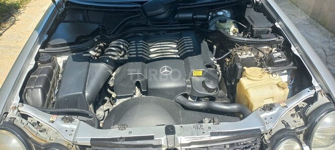 Mercedes E 280 4MATIC-10