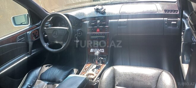 Mercedes E 280 4MATIC-14