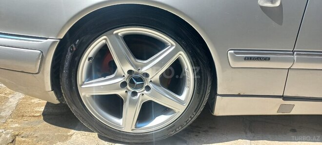 Mercedes E 280 4MATIC-19