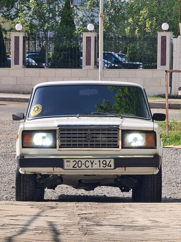 LADA (VAZ) 2107-1