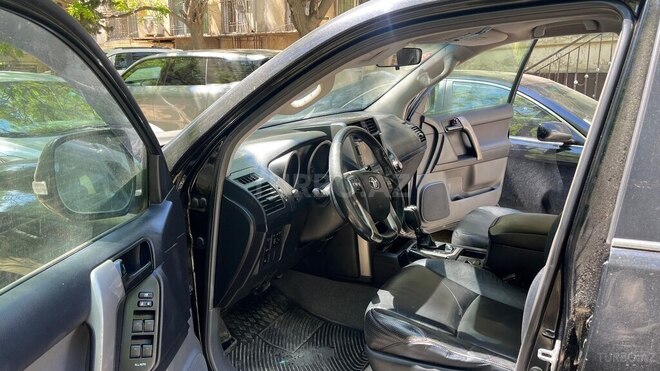 Toyota Land Cruiser Prado-6