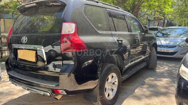 Toyota Land Cruiser Prado-5