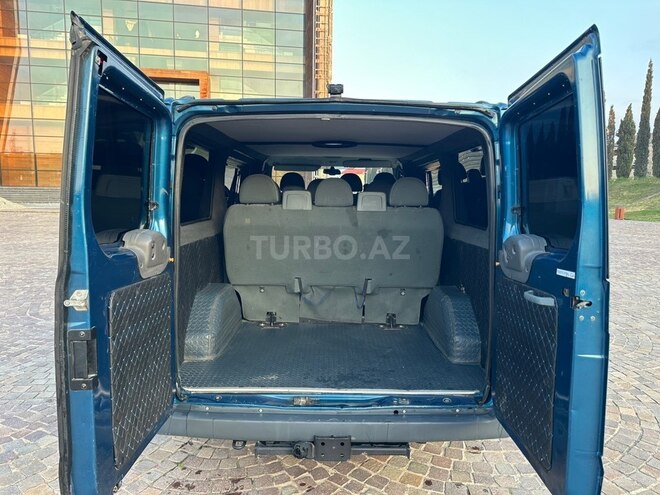 Ford Transit-7