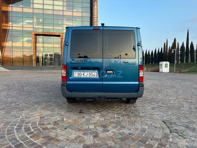Ford Transit-10