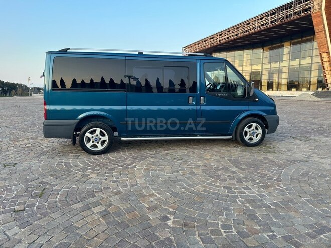 Ford Transit-12