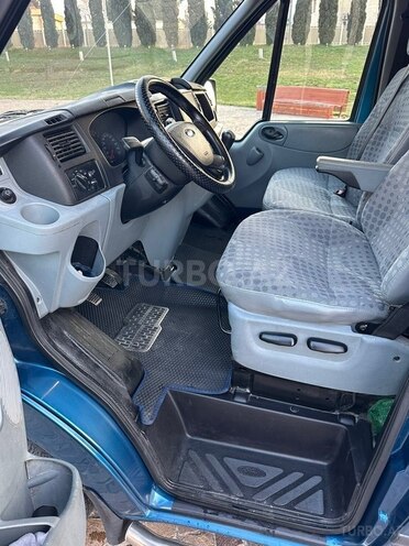 Ford Transit-14