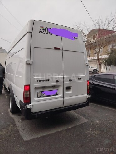Ford Transit-5