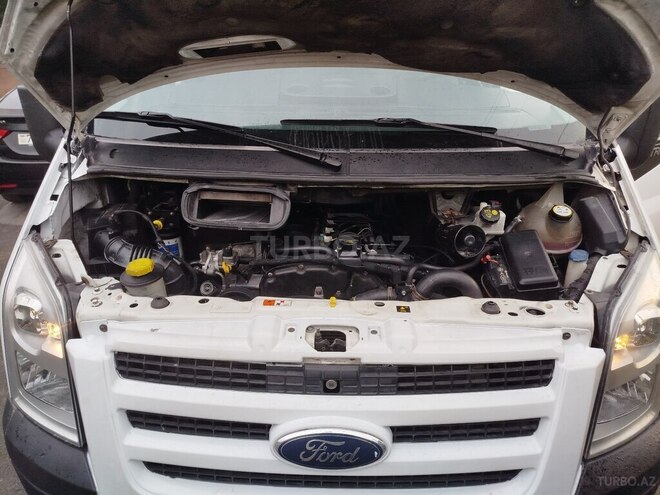 Ford Transit-6