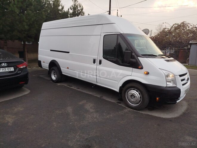 Ford Transit-9