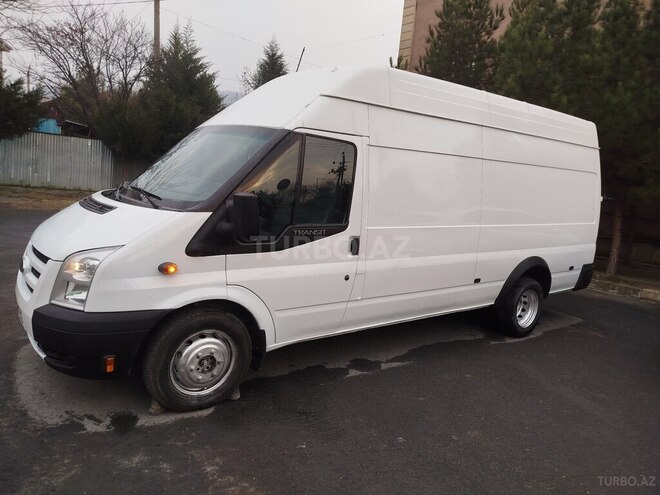 Ford Transit-11