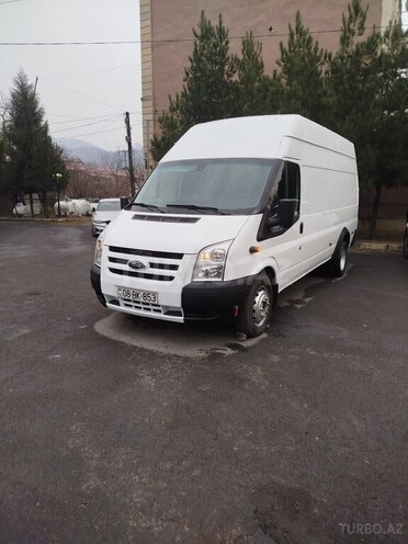 Ford Transit-10