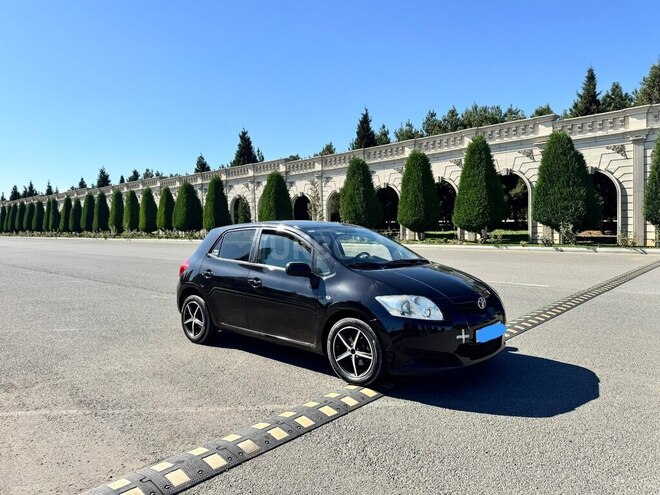 Toyota Auris-2