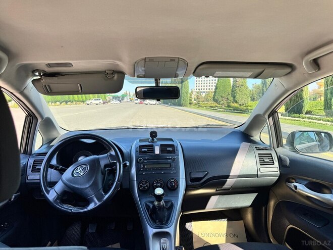 Toyota Auris-6