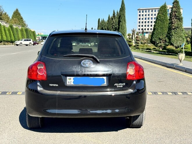 Toyota Auris-4