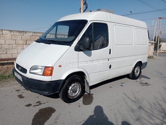 Ford Transit-6