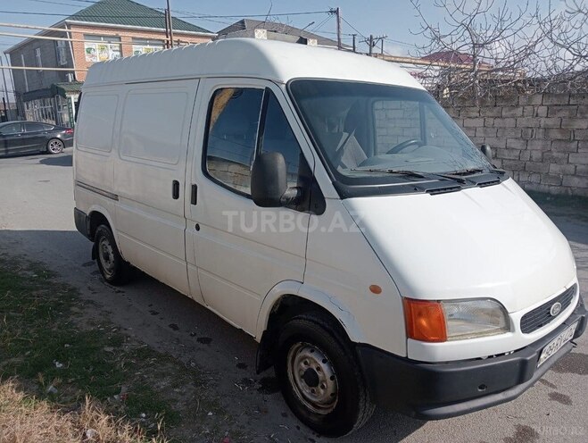 Ford Transit-1