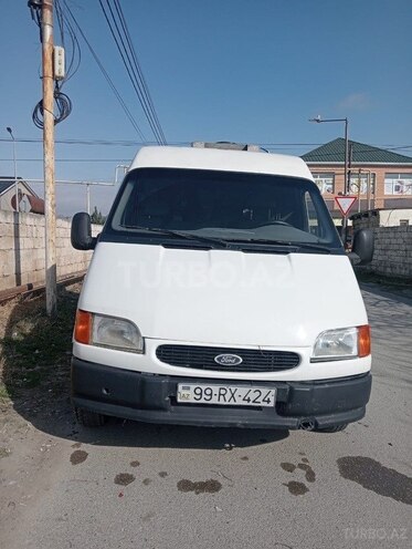 Ford Transit-3