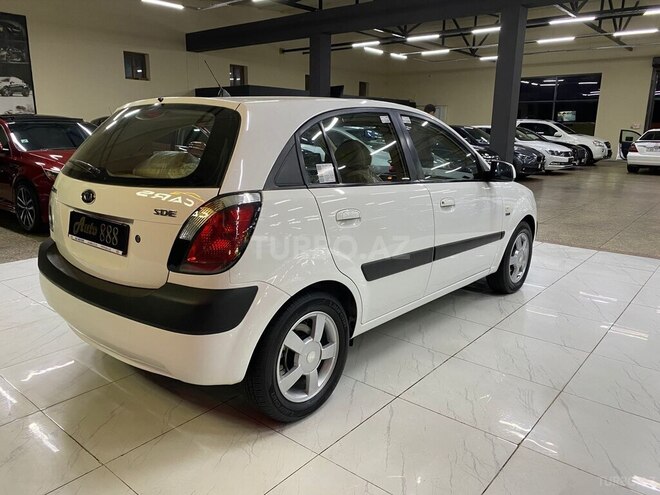 Kia Rio-5
