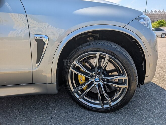 BMW X5 M-8