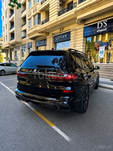 BMW X7-4