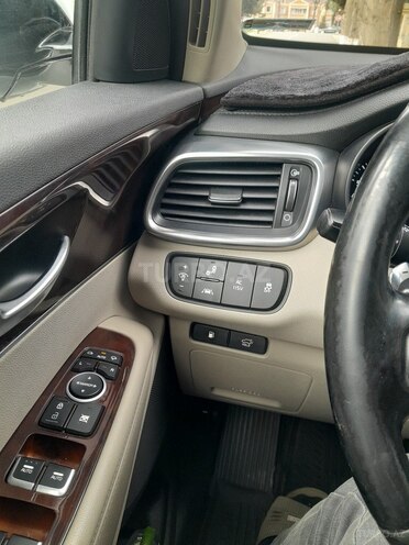 Kia Sorento-8