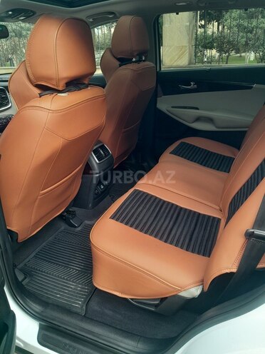 Kia Sorento-13