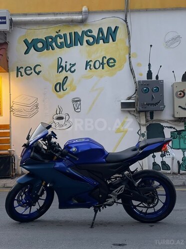 Yamaha R15 V4-3