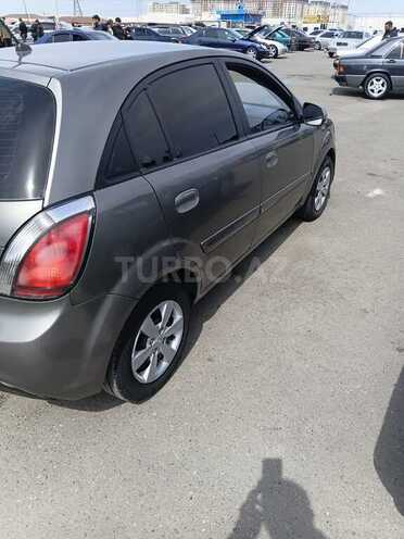 Kia Rio-5