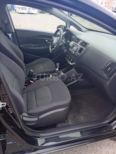 Kia Rio-10