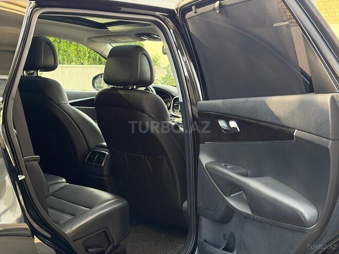 Kia Sorento-13