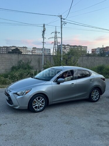 Toyota Yaris iA-8
