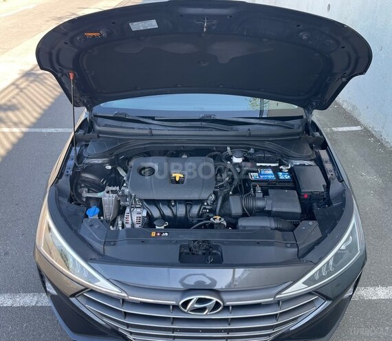 Hyundai Elantra-16