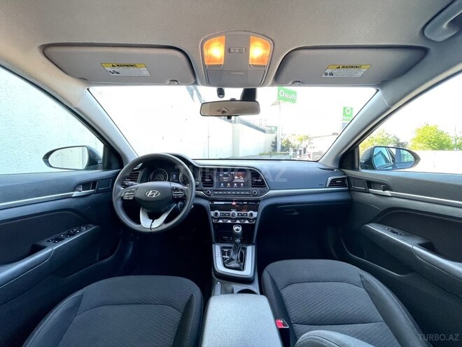Hyundai Elantra-4