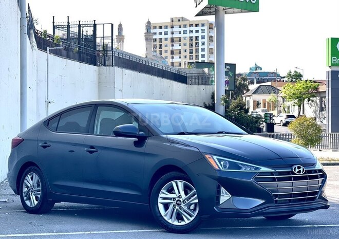 Hyundai Elantra-11