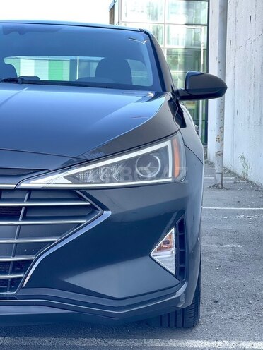 Hyundai Elantra-2