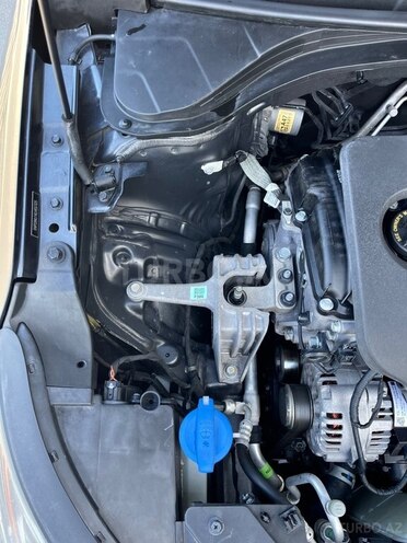 Hyundai Elantra-17
