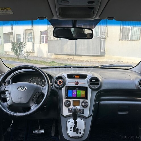 Kia Carens-8