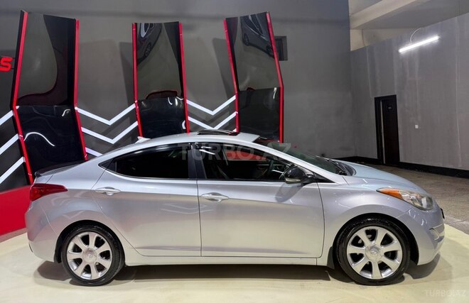 Hyundai Elantra-6