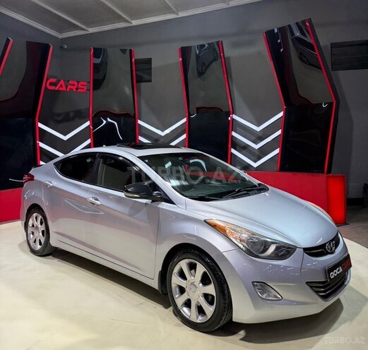 Hyundai Elantra-4