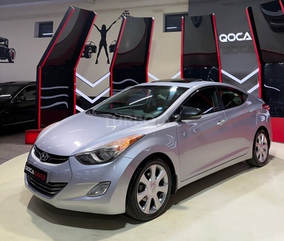 Hyundai Elantra-3