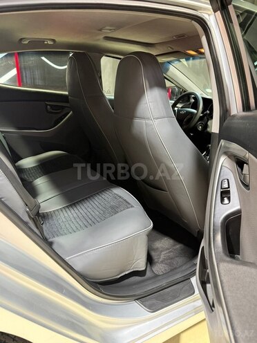 Hyundai Elantra-19