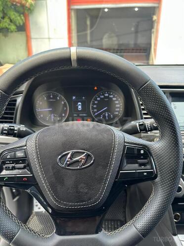 Hyundai Avante-16