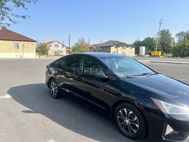 Hyundai Elantra-7