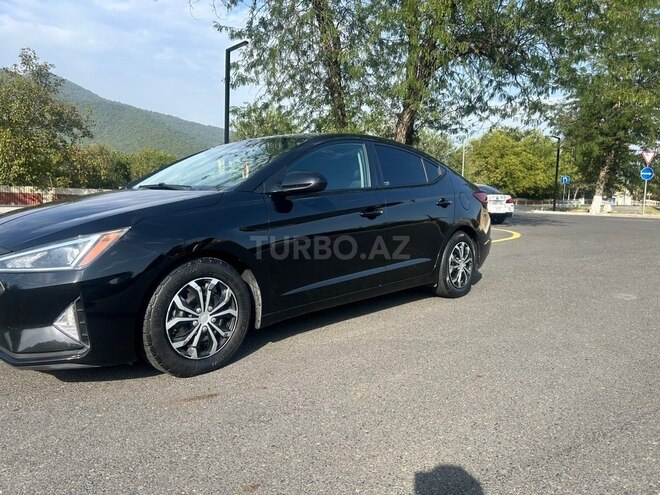 Hyundai Elantra-6