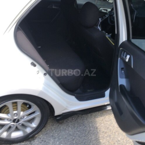 Kia Cerato-13