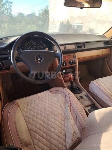 Mercedes 260 E-4