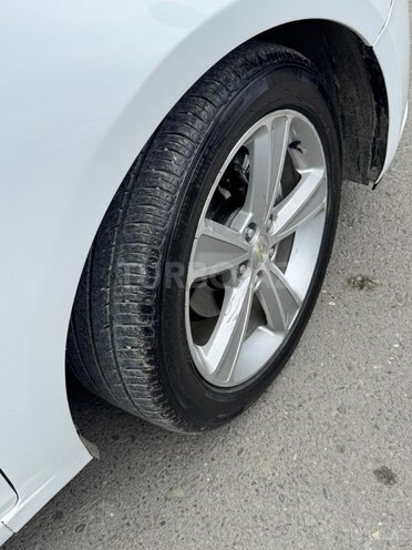 Chevrolet Cruze-11