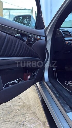 Mercedes E 240-17