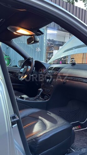 Mercedes E 240-16